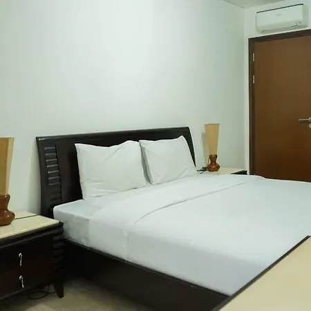 2Br With Study Room At L'Avenue Apartment By Travelio